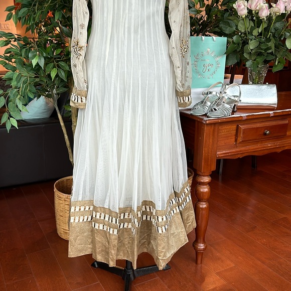 Indian Anarkali Party Dress Cream & Gold Embroidered Formal, Wedding, Evening - Picture 13 of 16